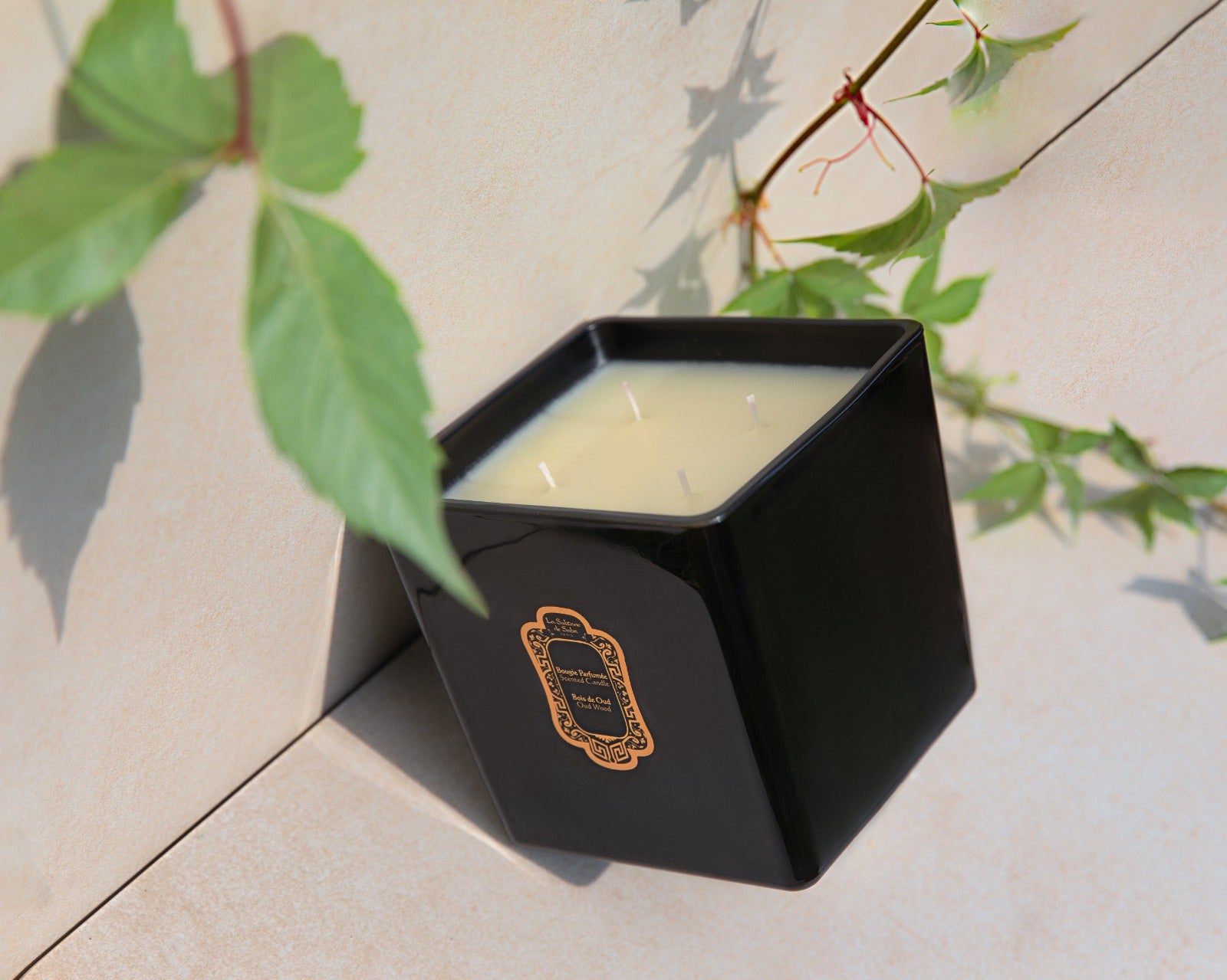 Candle Oud Wood
